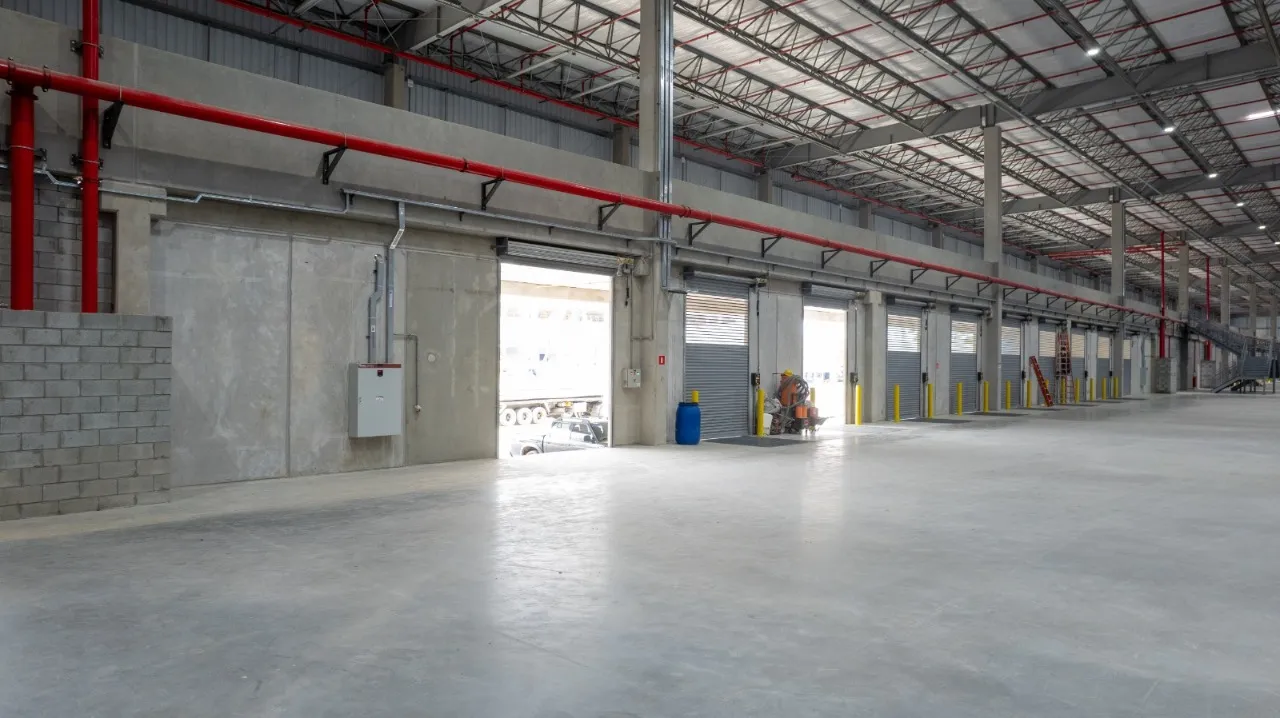Imagem Aluguel de Galpão Industrial em Condomínio em Guarulhos-SP, Jardim Santo Afonso: 23 vagas, 3.771,16 m² de área.