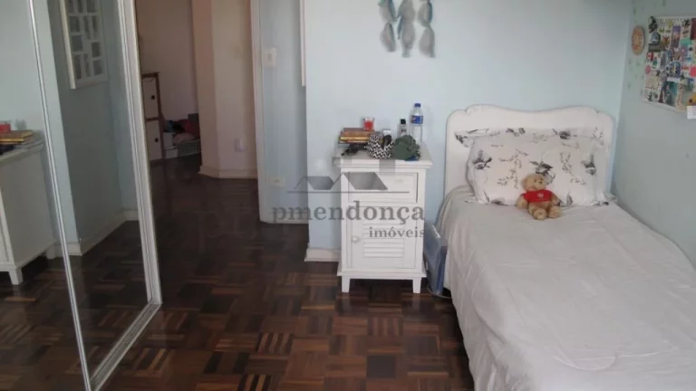 Imagem Apartamento à venda na Vila Madalena com 4 quartos (1 suíte ) e 2 vagas, 201m2