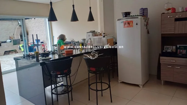 Imagem Casa 4 Dorm Piscina Área Gourmet Condomínio JD Botânico em Itatiba