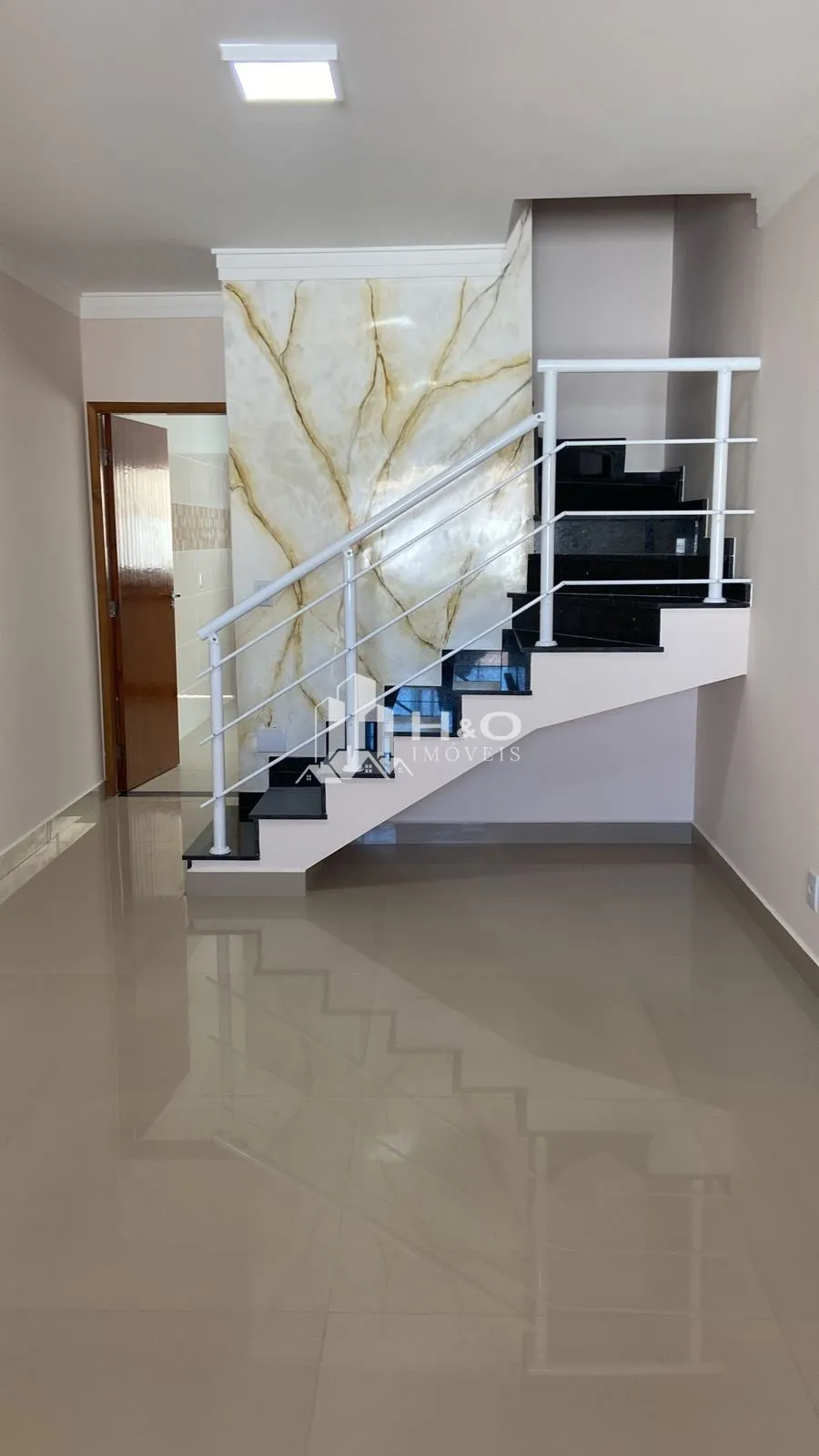 Foto do imóvel Sobrado à venda em Itaquera com excelente distribuição dos ambientes e ótimo padrão de conforto para toda a família.