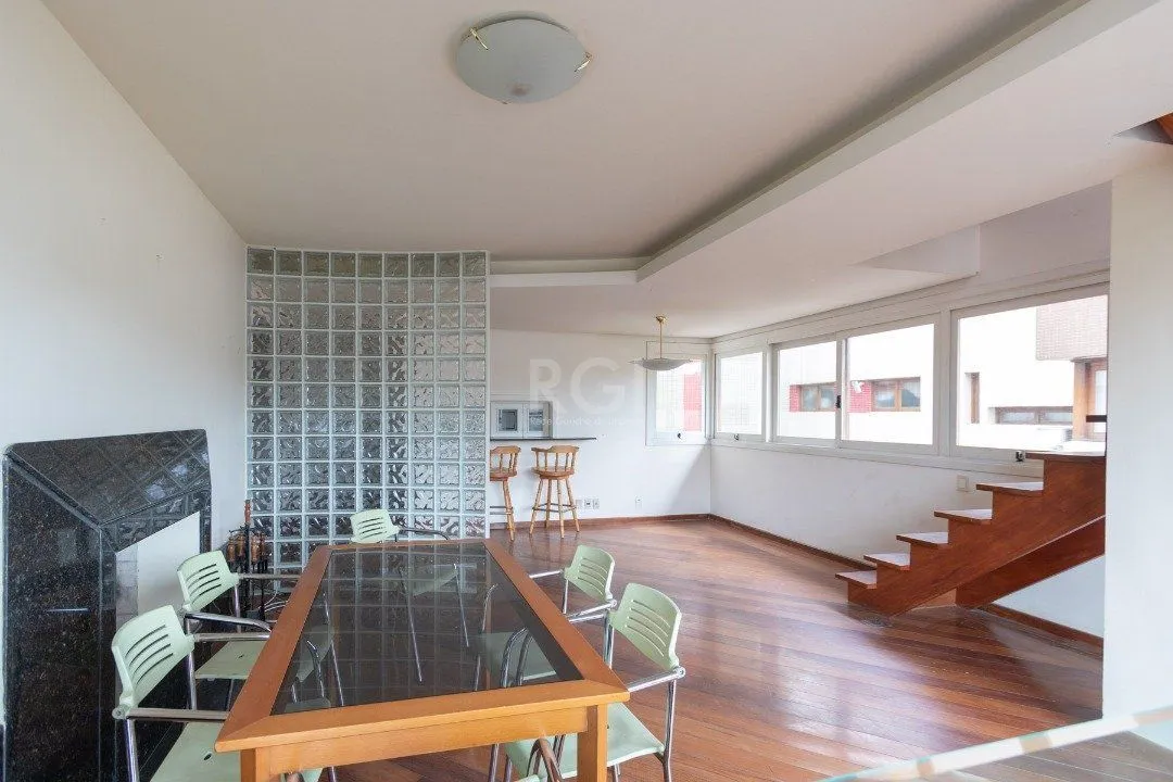 Imagem Cobertura para Venda - 302m², 4 dormitórios, sendo 1 suites, 3 vagas - Menino Deus