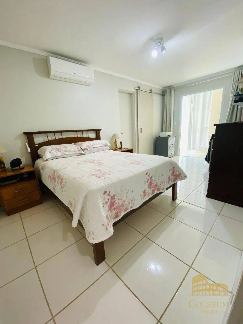 Imagem Casa com 4 dormitórios à venda, 267 m² por R$ 1.100.000,00 - Solemar - Praia Grande/SP