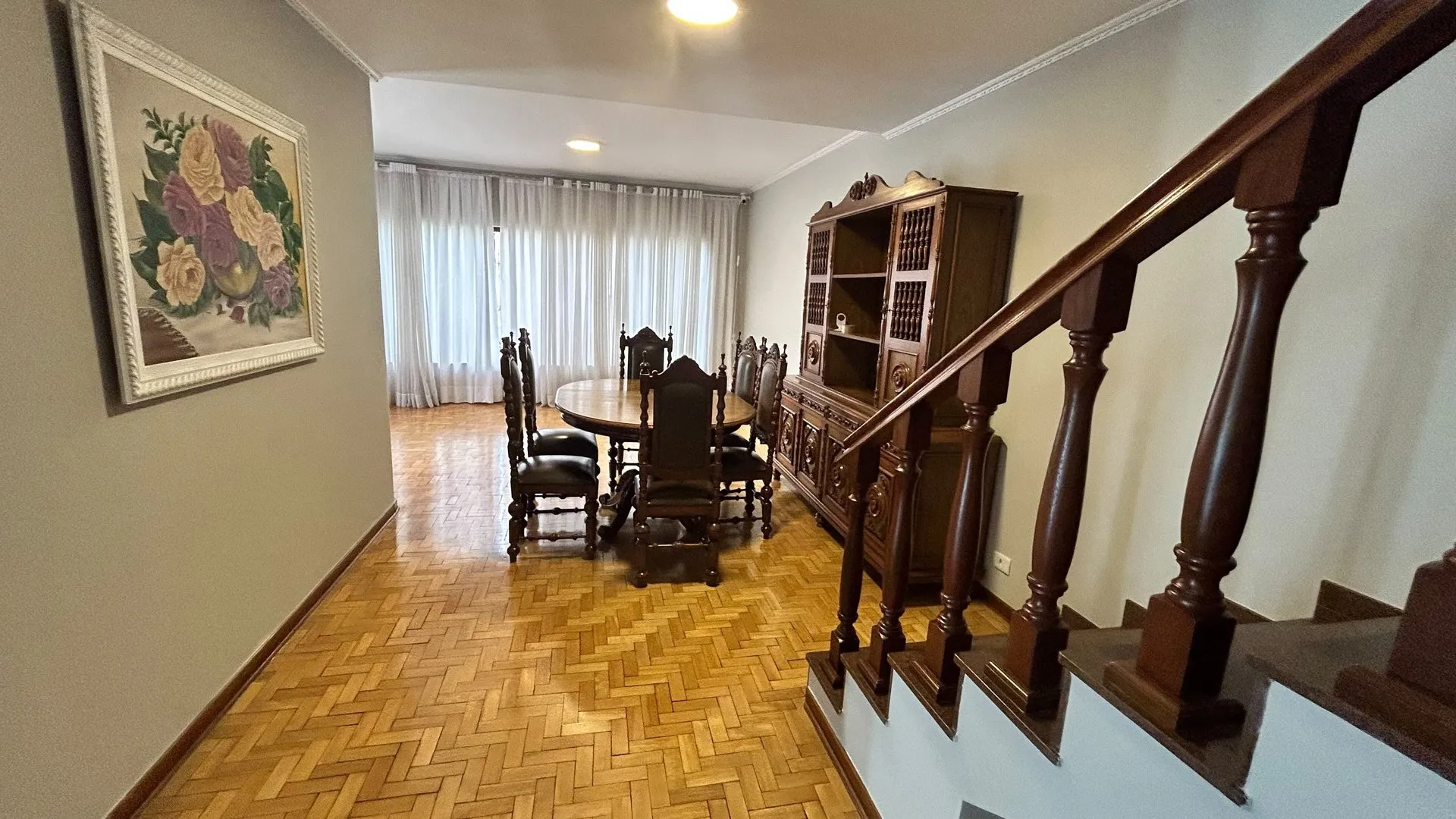Imagem Sobrado alto Padrão. Exclusividade, sofisticação e muito espaço para viver os melhores momentos da sua vida.
