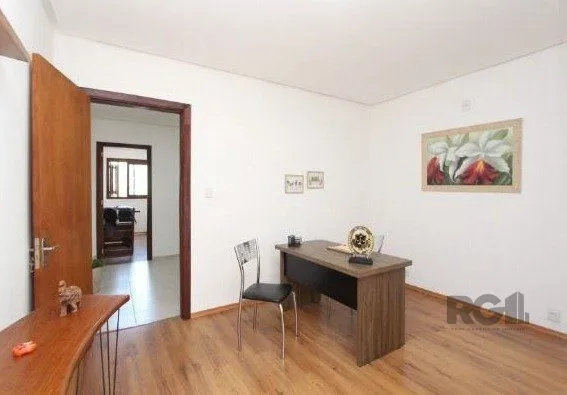 Imagem Casa para Venda - 180m², 3 dormitórios, sendo 3 suites, 3 vagas - Hípica