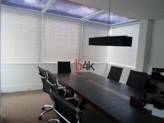 Imagem Casa com 5 dormitórios à venda, 240 m² e 2 vagas de garagem - Brooklin