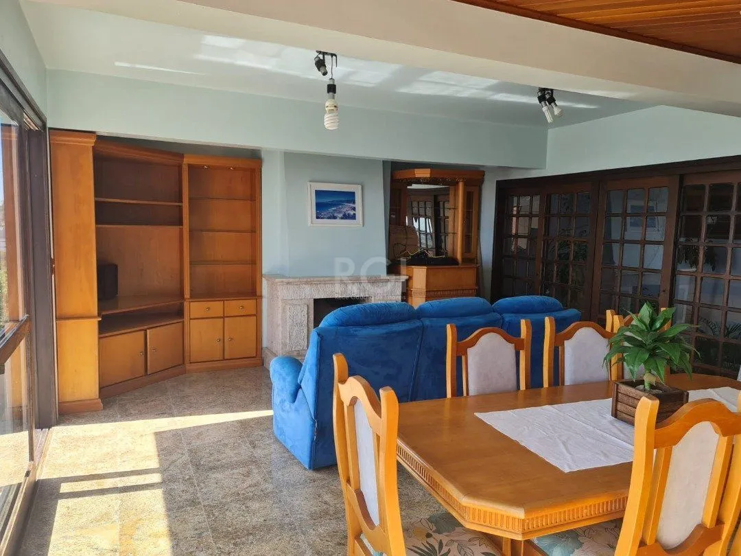 Imagem Casa para Venda - 464m², 5 dormitórios, sendo 4 suites, 4 vagas - Nonoai