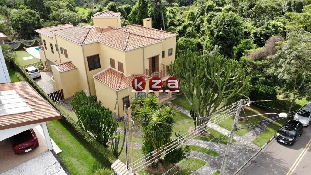 Imagem Casa de Luxo em Condomínio de Prestígio em Valinhos-SP: 4 suítes, uma independente, 3 salas, escritório, 6 banheiros, 4 vagas, 400m², em meio ao verde