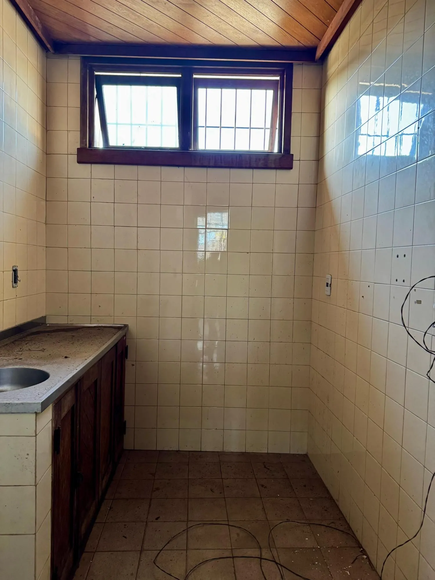 Imagem Predio para Locação/Aluguel - 400m², 0 dormitórios, Floresta