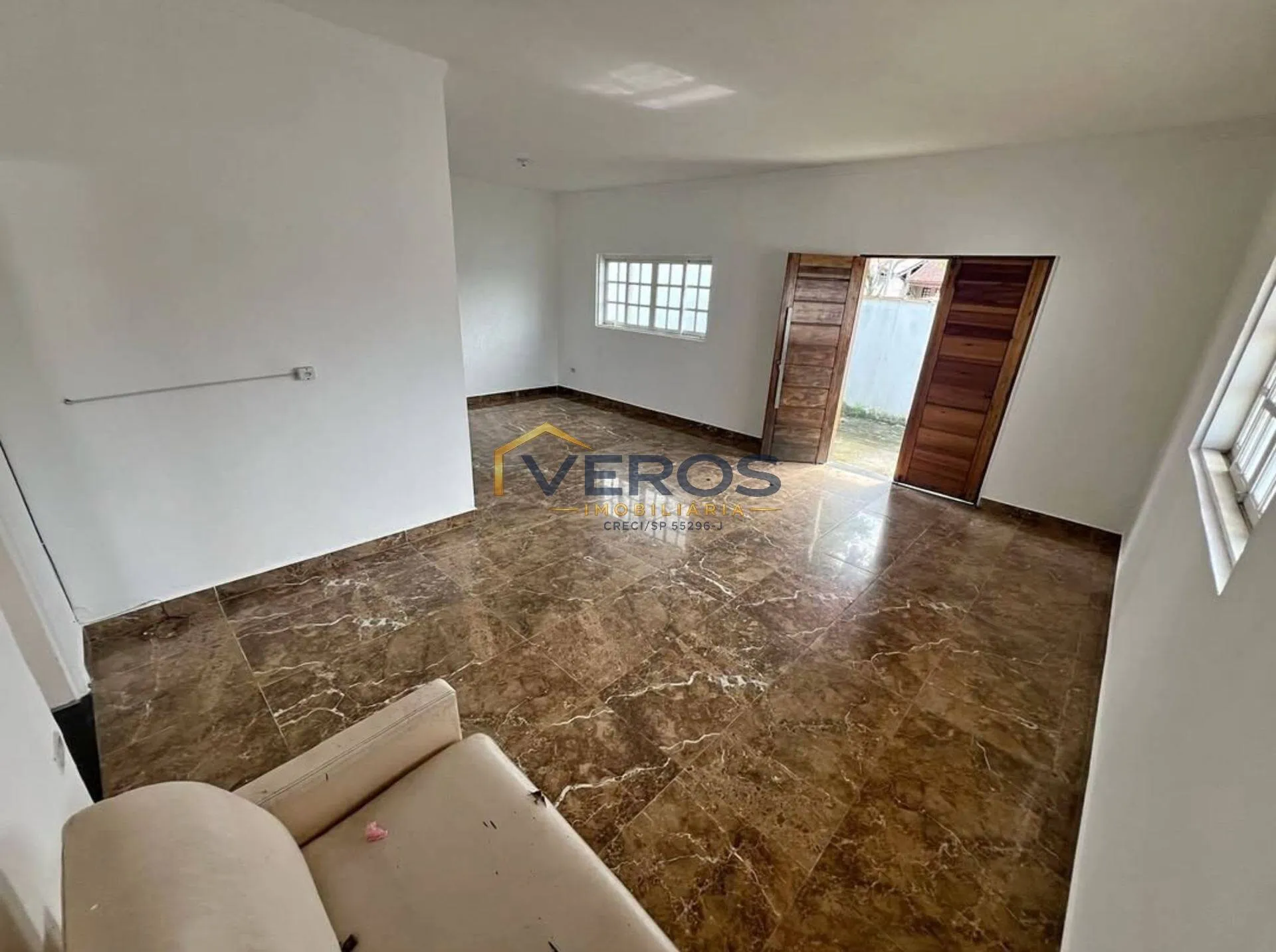 Imagem Casa com 3 Dormitórios para Locação no Indaiá - Caraguatatuba/SP