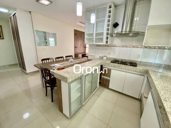 Imagem Sobrado à venda, 339 m² por R$ 1.850.000,00 - Condomínio do Lago - Goiânia/GO