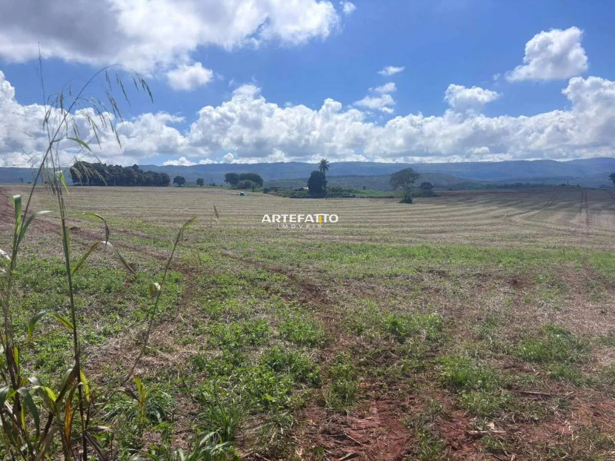 Terreno à venda em Delfinópolis, 200m2
