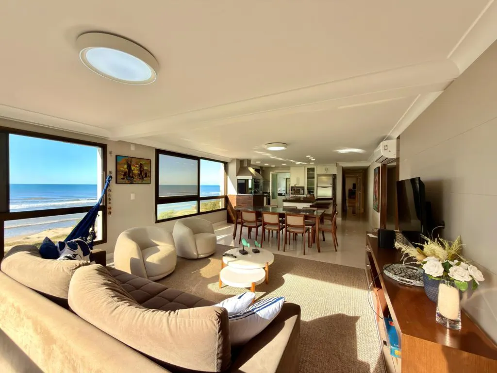 Imagem Apartamento 4Dormitórios dependência - Bairro Navegantes