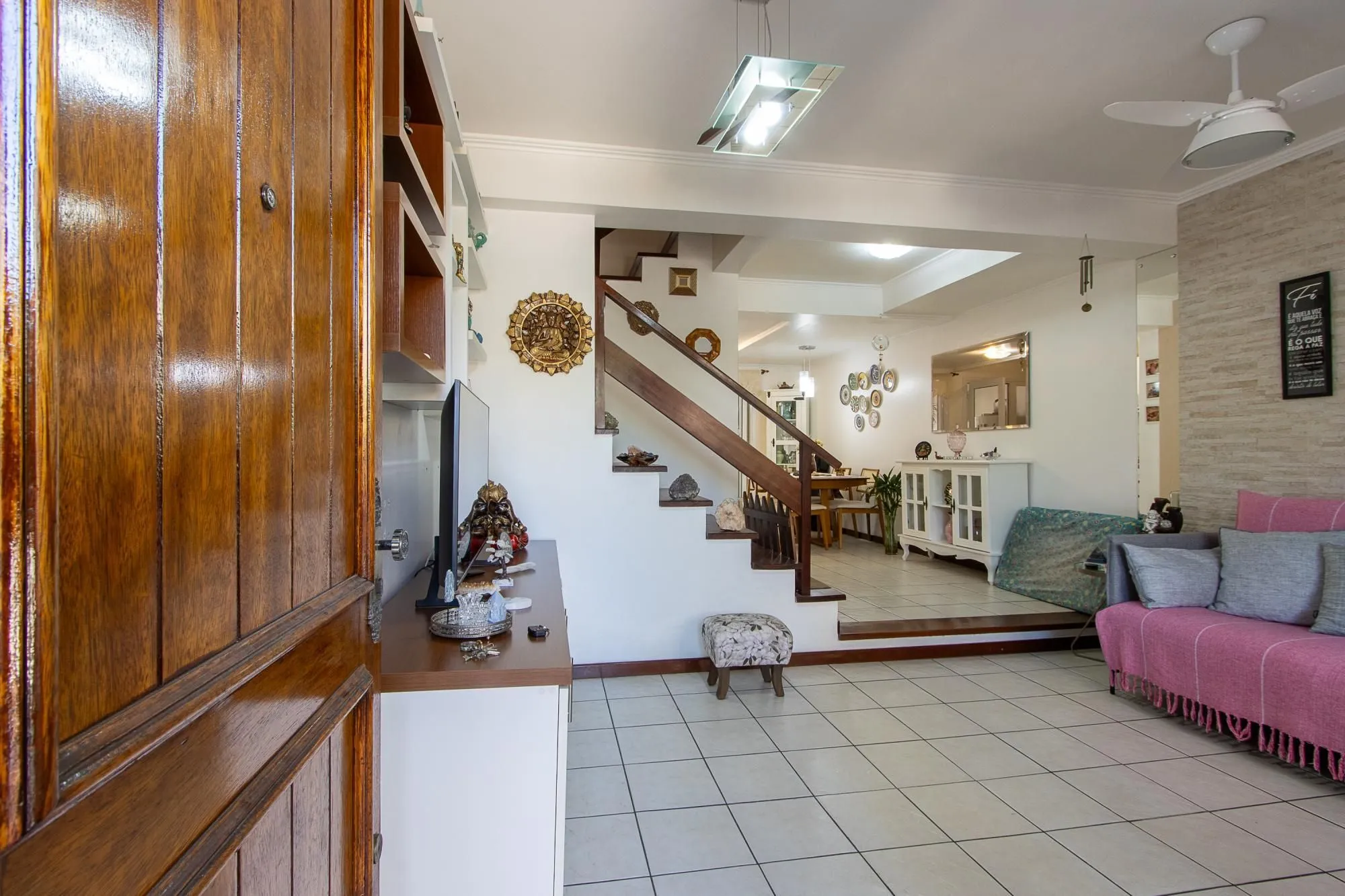 Imagem Casa para Venda - 110.14m², 2 dormitórios, sendo 1 suites, 2 vagas - Hípica