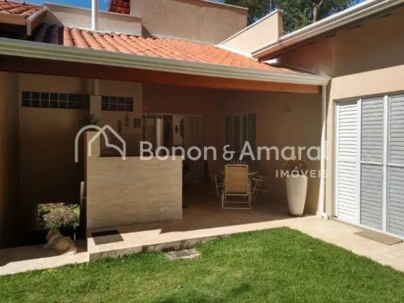 Imagem Esta casa está localizada no condomínio Colinas Ermitage, em Sousas, Campinas-SP, em um terreno de...