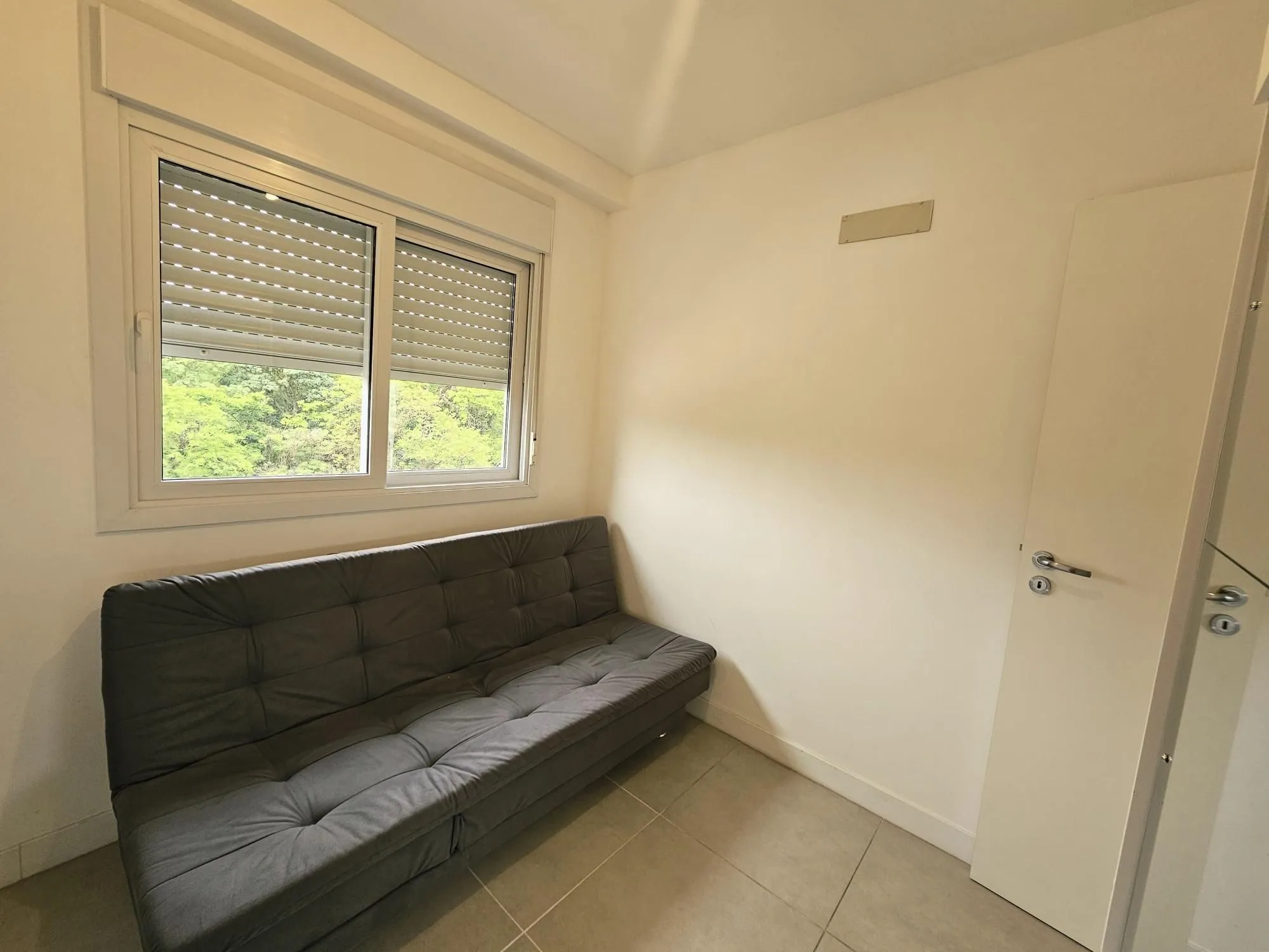 Imagem Apartamento mobiliado, 2 dormitórios, com vaga escriturada - Cidade Baixa