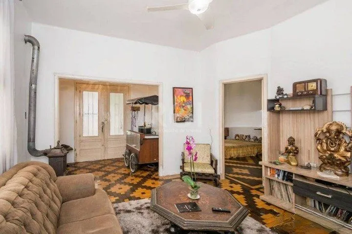 Imagem Casa para Venda - 290m², 3 dormitórios, 4 vagas - Santo Antonio