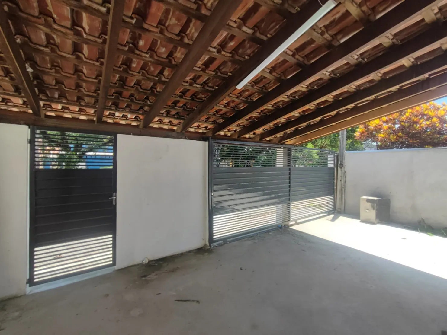 Imagem Casa à venda 3 Quartos, 2 Suites, 4 Vagas, 250M², Conjunto Residencial Araretama, Pindamonhangaba - SP