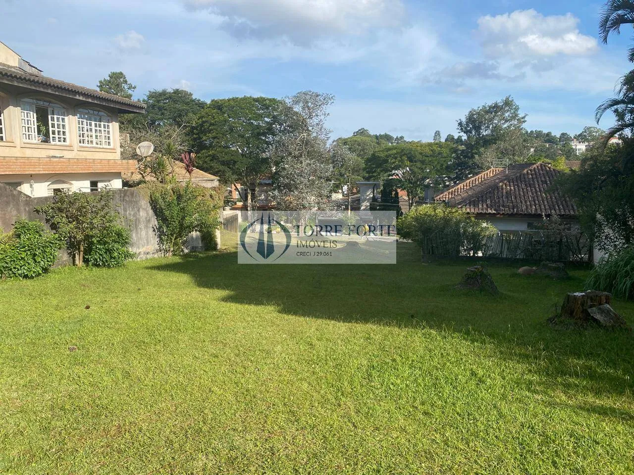 Imagem Excelente terreno na Aldeia da Serra com 466 m², pronto para construir.