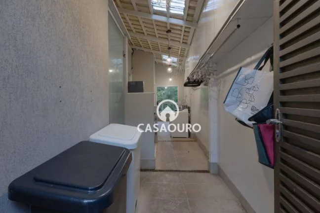 Imagem Casa com 6 quartos à venda, 200 m² por R$ 1.580.000 - Condomínio Village Royale - Nova Lima/MG