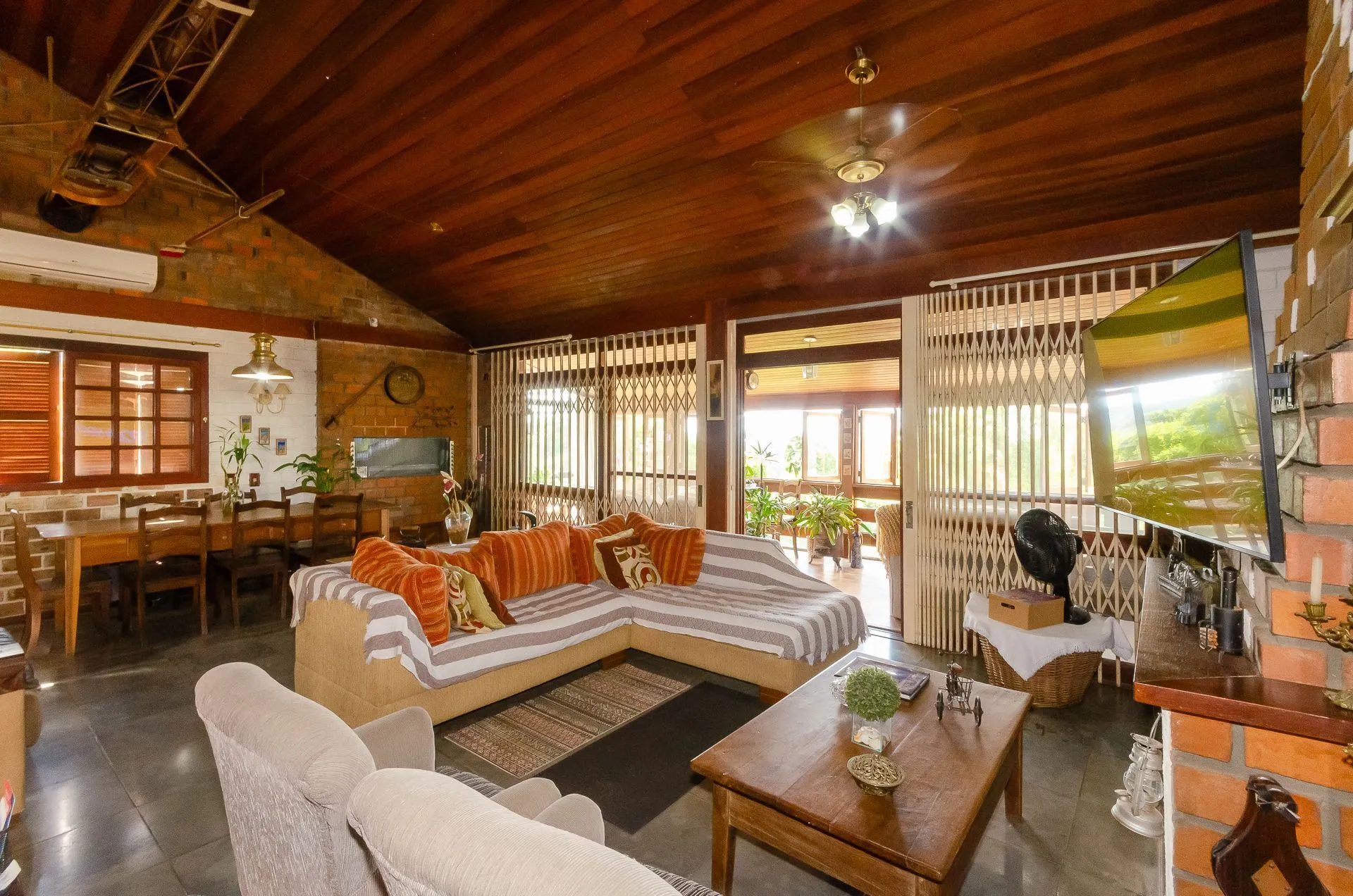 Imagem Casa Exclusiva na Zona Sul com Vista Panorâmica, Piscina e Poço Artesiano!