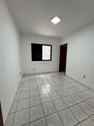 Imagem Apartamento à Venda em Guilhermina, Praia Grande - SP