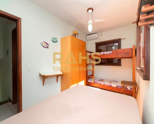 Imagem Sabe aquele sonho de Casa a Beira Mar de Bombinhas? Pois é, eu posso ajudar a realiza-lo com essa i...