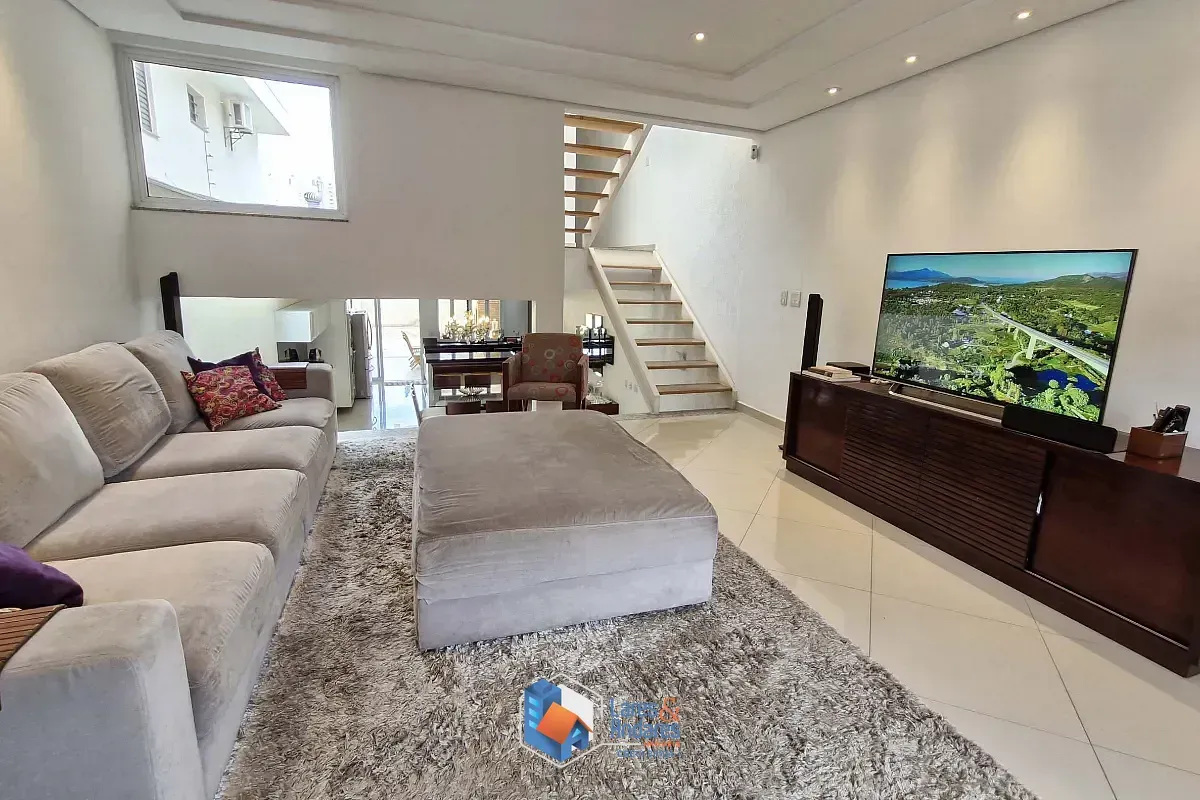 Imagem Sobrado para venda em Santa Teresinha com 3 quartos, sendo 3 suítes, 324m²