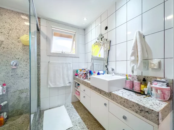Imagem Casa em Condomínio para venda no bairro Três Figueiras em Porto Alegre