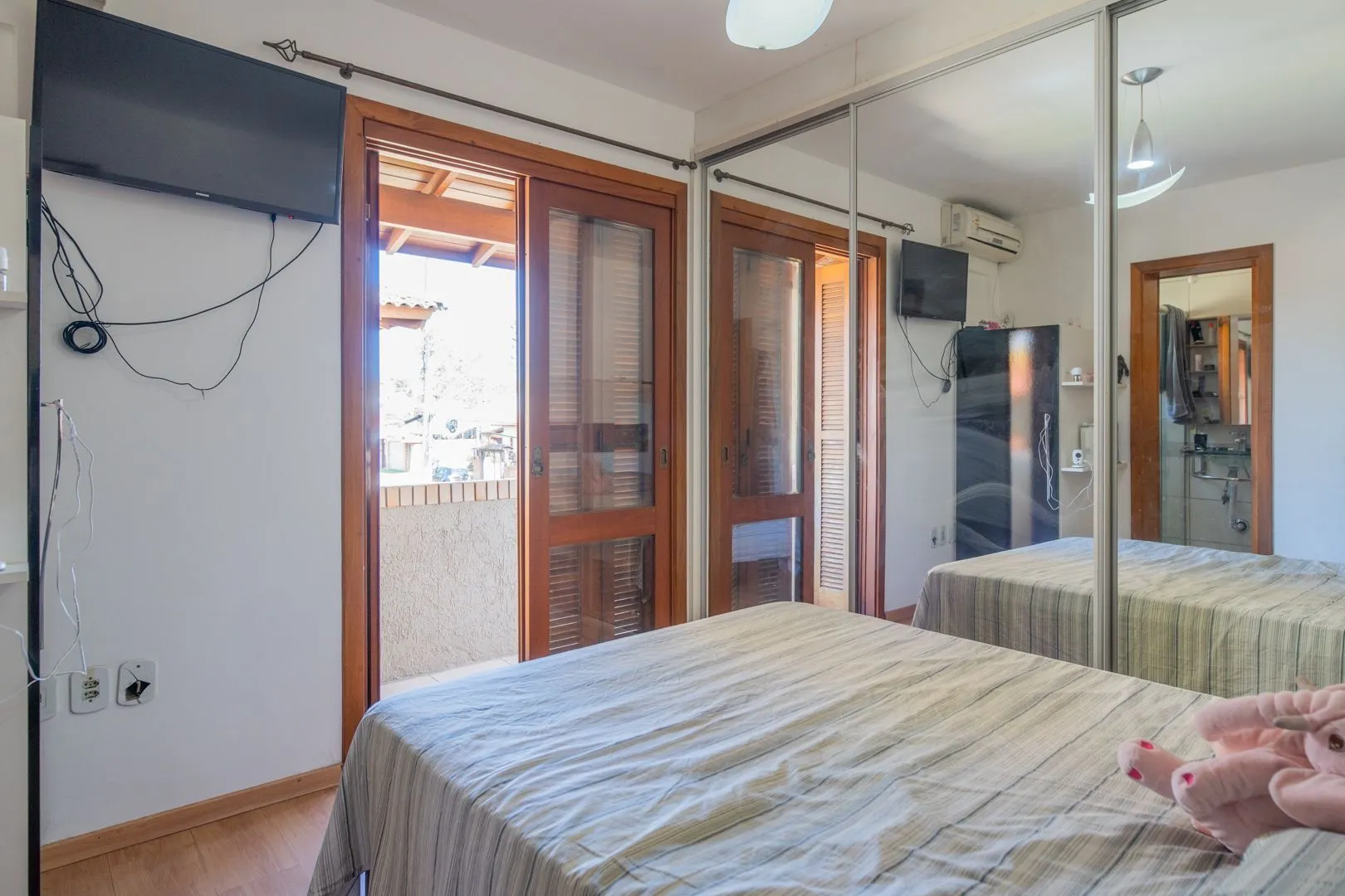 Imagem Casa em condomínio de 105m² - 2 dormitórios e 1 vaga no bairro Guarujá