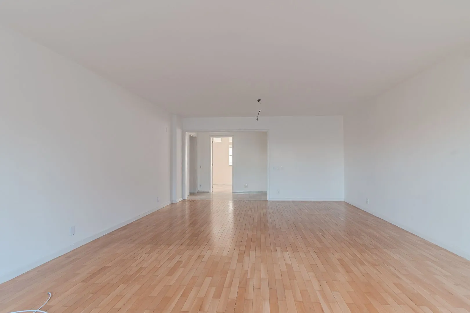 Imagem ️ MÁFFER IMÓVEIS ALUGA - APARTAMENTO 3 DORMITÓRIOS | 3 VAGAS | TOTALMENTE REFORMADO | MOINHOS DE VENTO