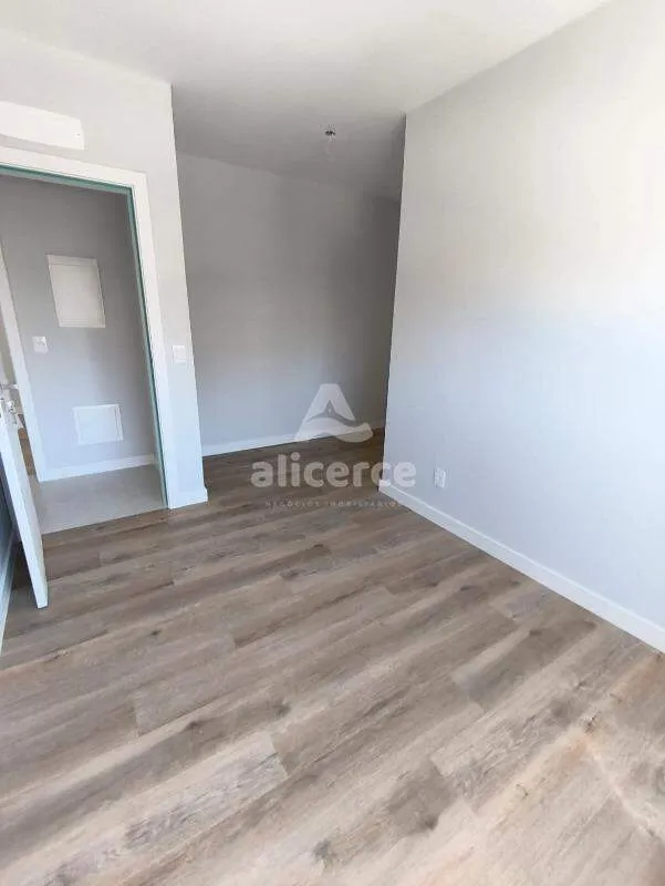 Imagem Apartamento à venda com 3 quartos 1 suíte, 87m² em Barreiros São José