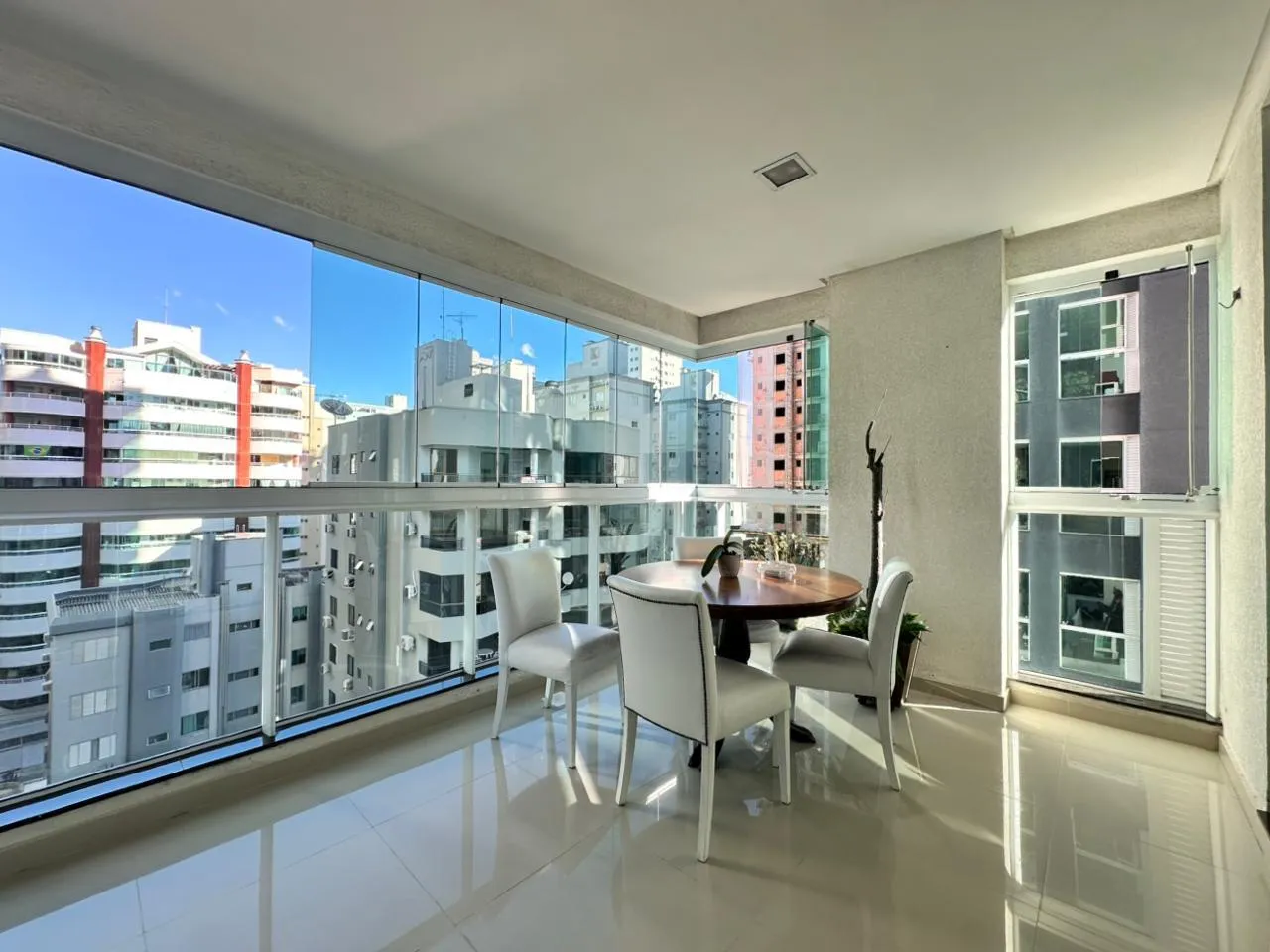 Imagem Apartamento à venda com 163m2 por R$ 2.500.000,00