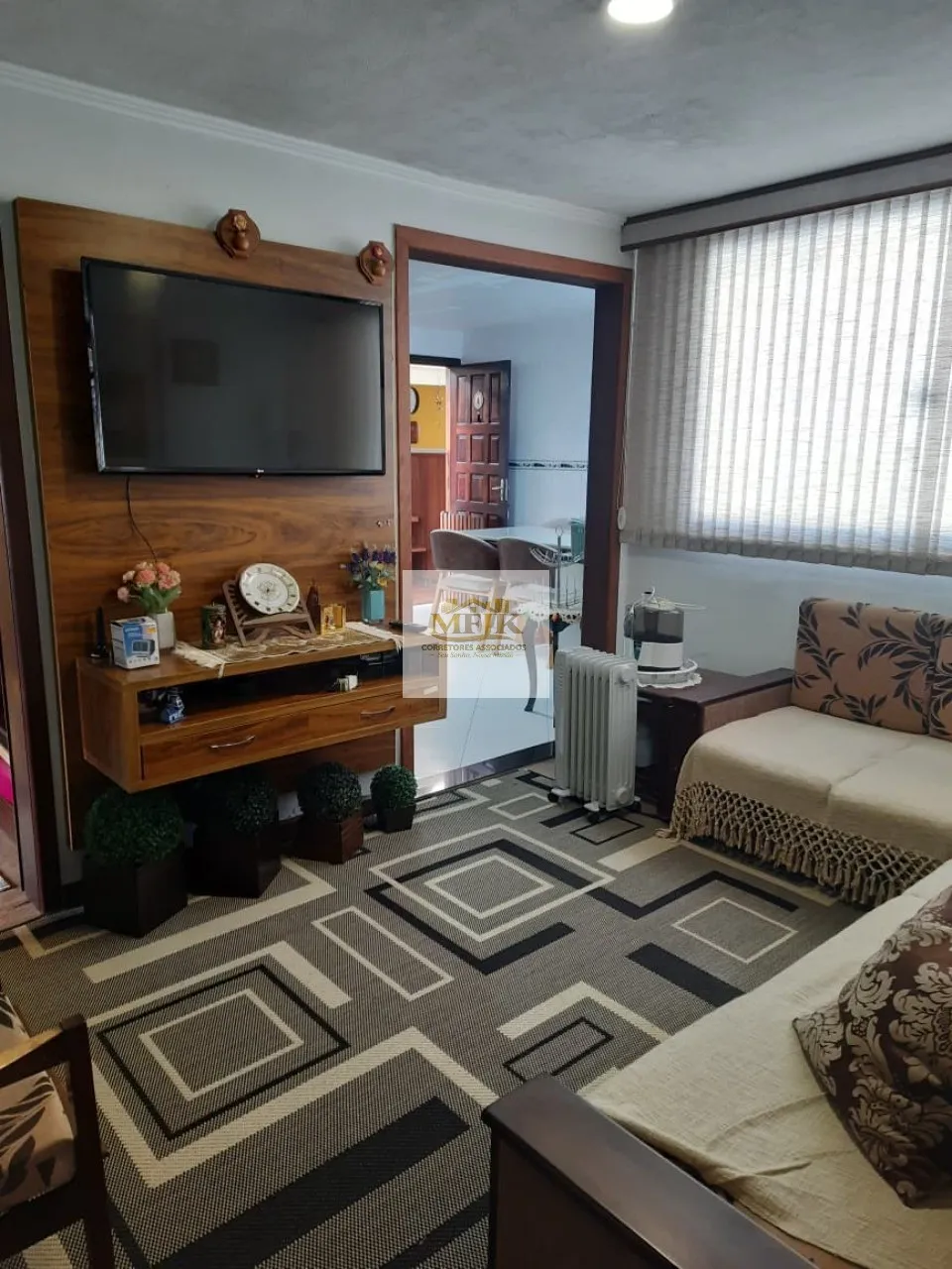 Imagem Imperdível: Casa à venda em Curitiba-PR, Boa Vista, 3 quartos, 1 suíte, 1 sala, 2 banheiros, 4 vagas de garagem.