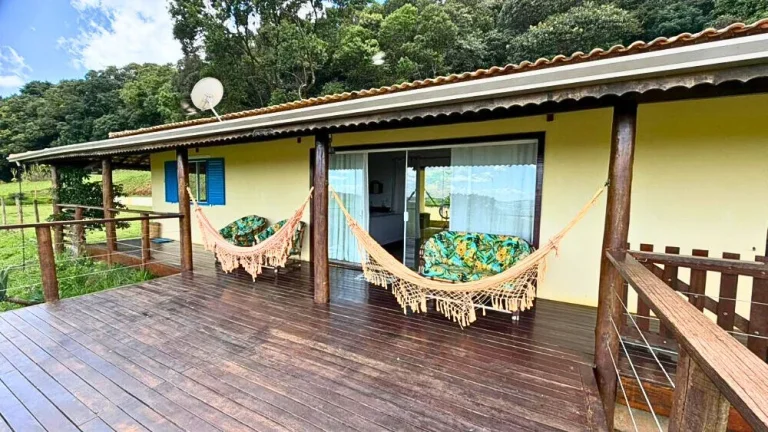 Imagem Chácara Charmosa com Vista Panorâmica das Montanhas em Bueno Brandão