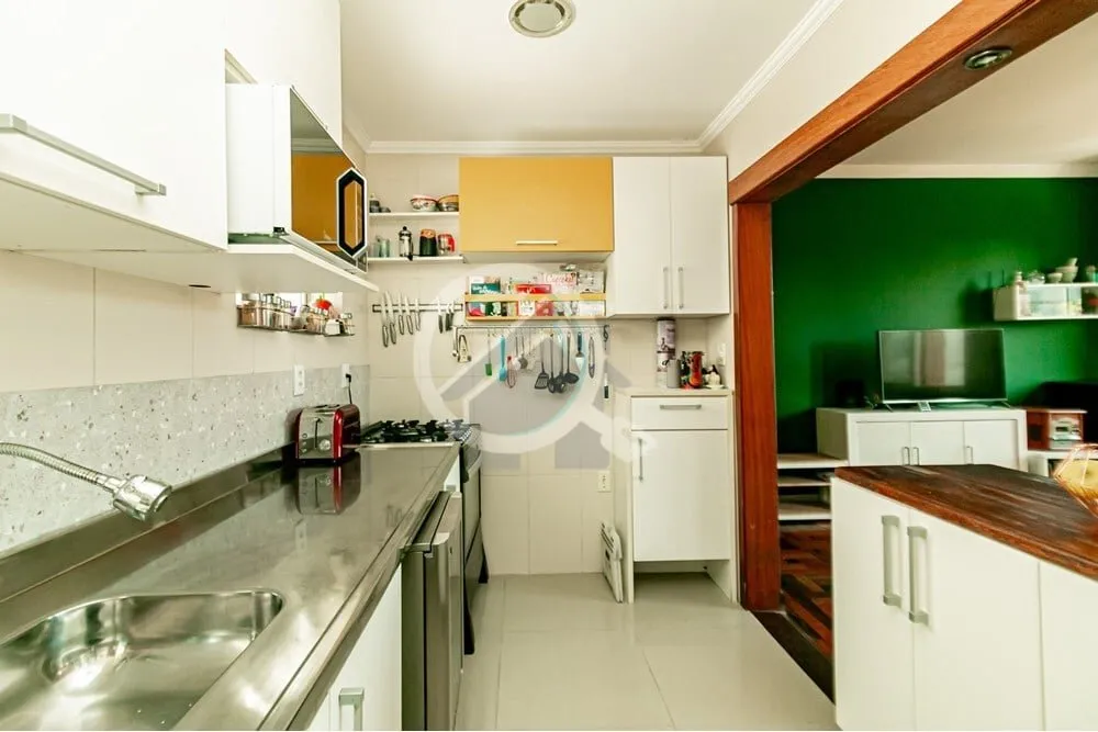 Imagem Descubra o charme deste aconchegante apartamento localizado na vibrante Cidade Baixa, um dos bairros...