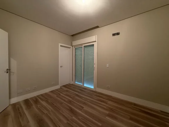 Imagem Casa em Condomínio com 4 quartos em Santa Felicidade