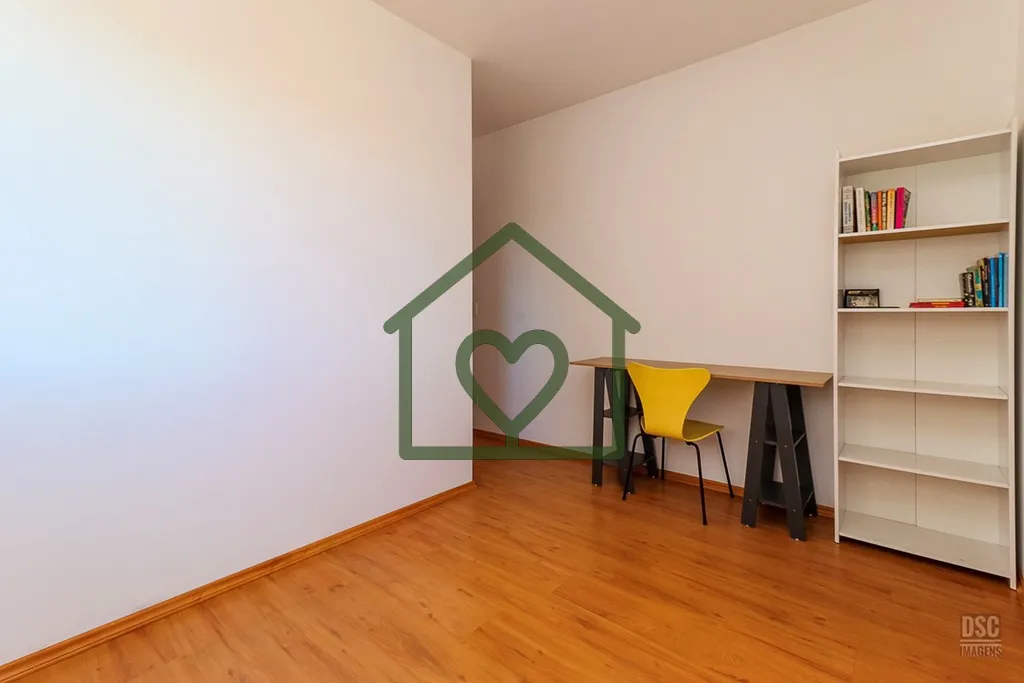 Imagem No bairro Jardim Botânico, na Rua Prof. Cristiano Fischer n° 838, este apartamento com 87,74m² de...