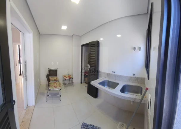 Imagem Casa de Luxo no Condomínio Villa Jardim - 4 Suítes, 3 Salas e 355 m² - Cuiabá-MT