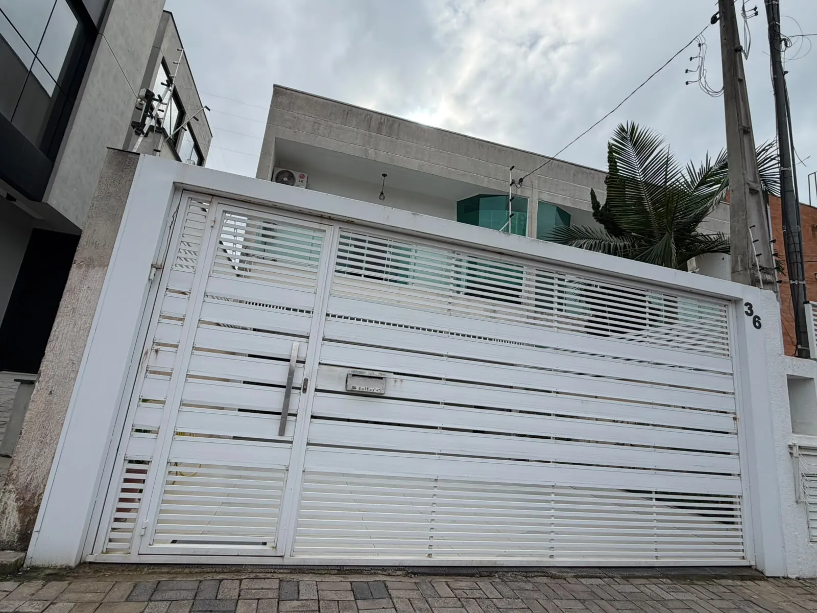 Foto do imóvel Casa à venda com 200m2 por R$ 2.800.000,00