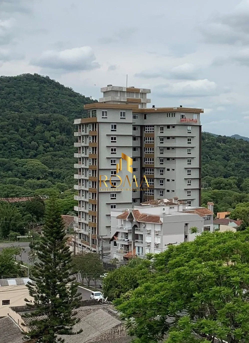 Imagem Apartamento Alto Padrão com 227m², 3 Suítes e Vista Panorâmica em Santa Maria