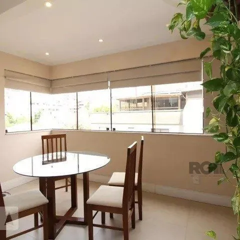 Imagem Vende-se apartamento 2 dorm c/ suite, living com sacada c/ churrasuqiera, vaga coberta - 93m² - Mont Serrat