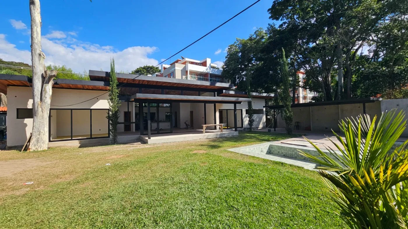 Imagem Casa para Venda em Petrópolis / RJ no bairro Itaipava