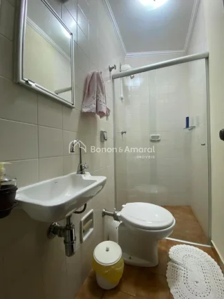 Imagem Casa com estilo suíço muito harmônica! No térreo iniciamos por uma sala de estar/TV toda avarand...