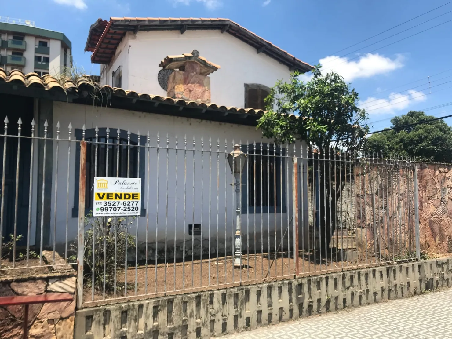Foto do imóvel Sobrado de Esquina com 368,50m² no Centro de Pinda - Ótima Oportunidade para Residência ou Comércio de Sucesso!