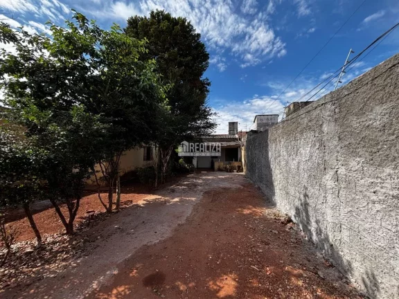 Imagem Casa à venda no Bairro Parque das Américas, Uberaba: amplo espaço e localização privilegiada!