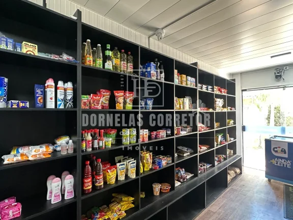 Imagem APTO TÉRREO COM 2 QUARTOS, SALA 2 AMBIENTES E MERCADO NO CONDOMÍNIO | ACEITA FINANCIAMENTO.