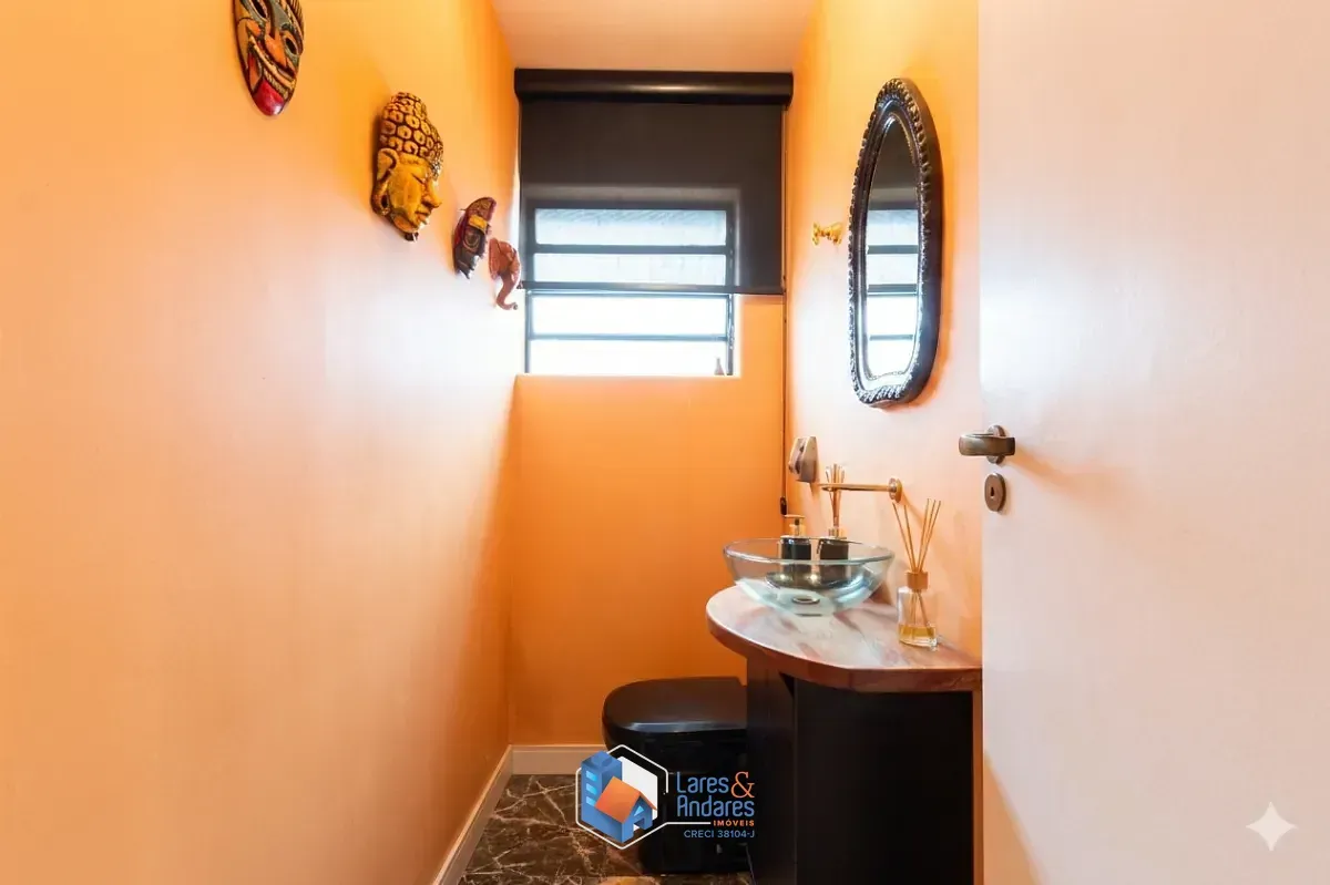 Imagem Sobrado para venda em Planalto Paulista com 3 quartos, sendo 3 suítes, 175m²