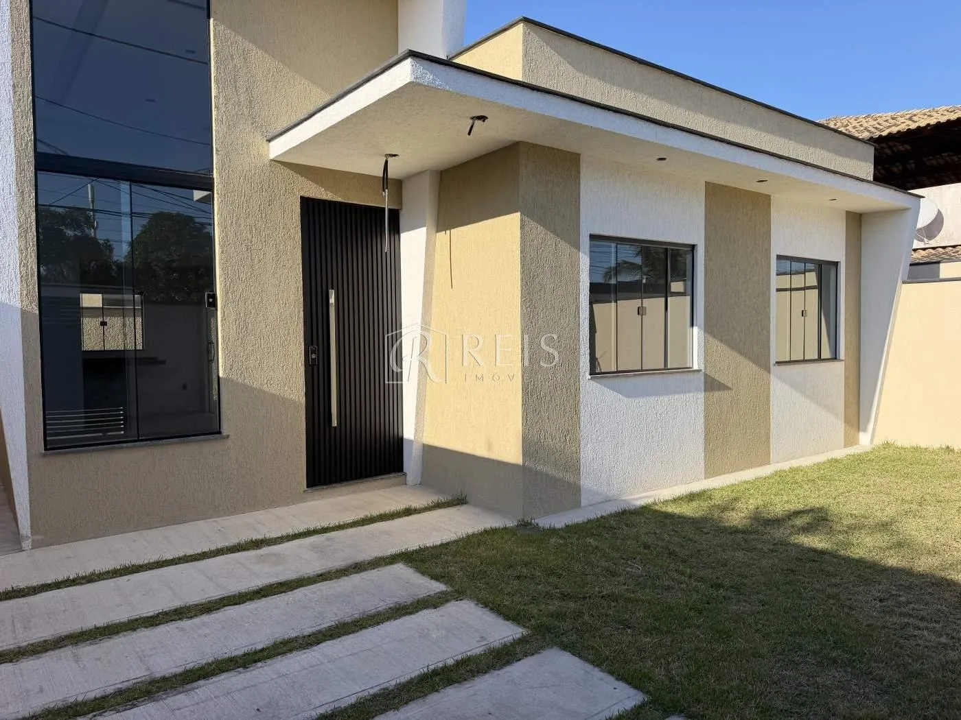 Imagem Casa para Venda em Rio das Ostras, Enseada das Gaivotas, 3 dormitórios, 1 suíte, 2 banheiros, 4 vagas