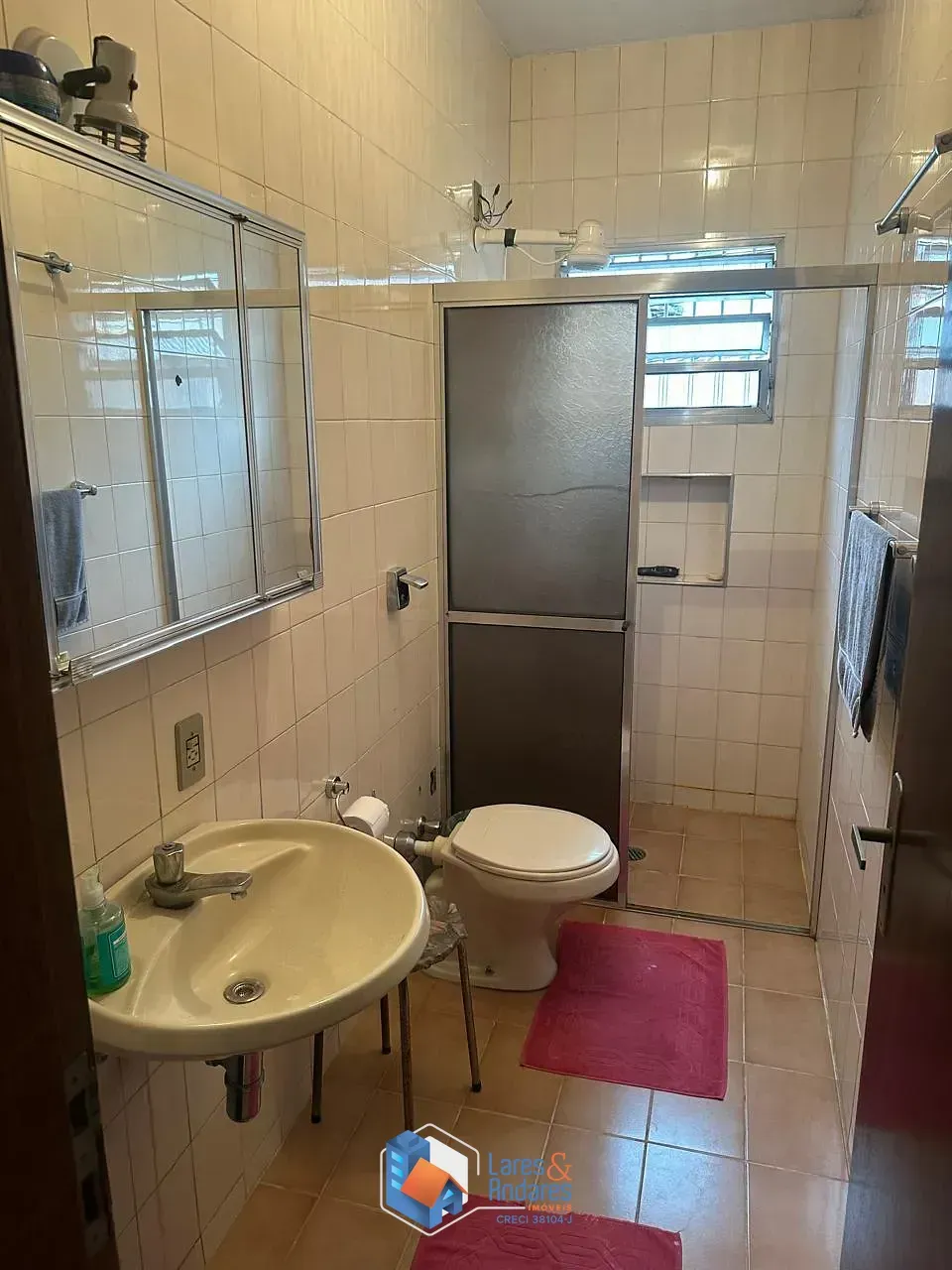 Imagem Sobrado para venda em Mirandópolis com 5 quartos, sendo 1 suíte, 140m²
