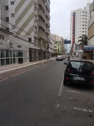 Imagem Sala comercial no Centro de Balneário Camboriú.